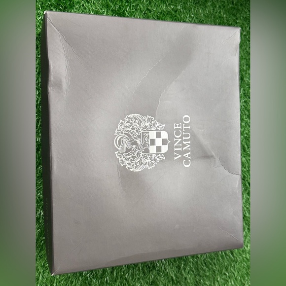 Vince‎ Camuto Ladies Sandals - Picture 2 of 5